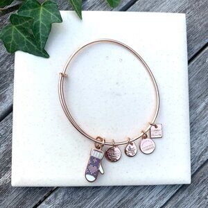 Alex and Ani “Cozy Mitten” Charm Bangle in RAFAELIAN Rose Gold Expands 2"- 3.5"